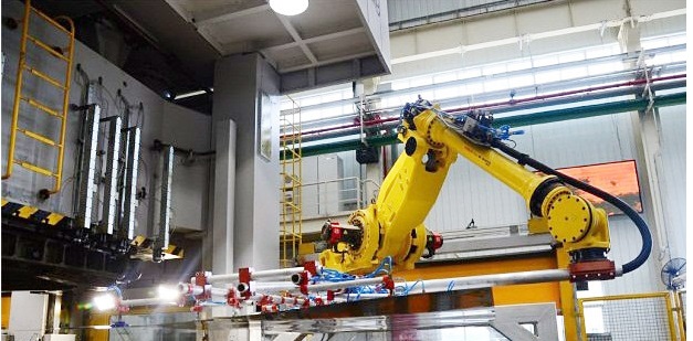 7轴机器人冲压 锻造风行钢炮车身