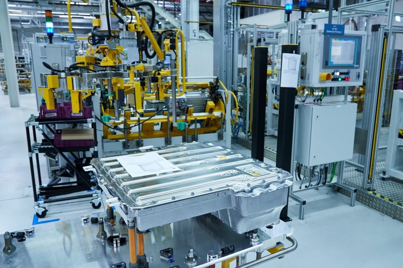 04_丁格芬工厂为bmw插电式混合动力车型生产