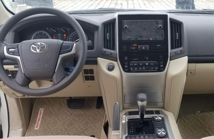 【18款酷路泽4000与17款的区别是什么】天津