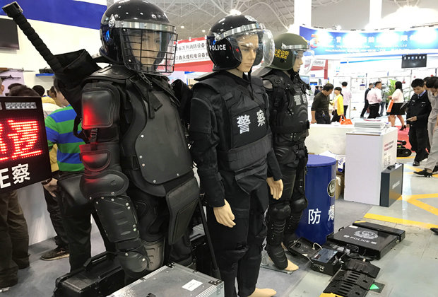 警用装备展厅图片